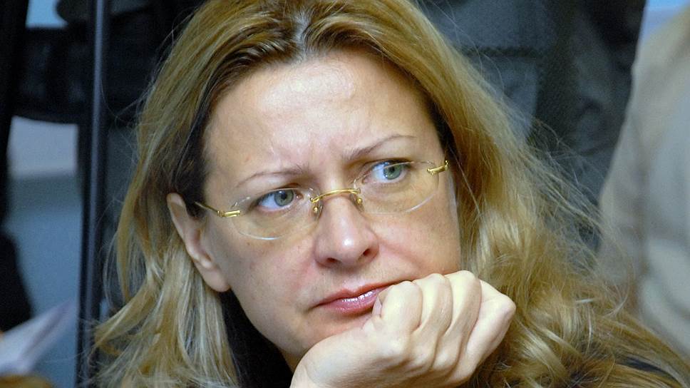 Осужденная за растрату Лариса Абрамова оказалась настолько незаменимым директором департамента управления проектами ГУП «Водоканал Санкт-Петербурга», что после ее увольнения это структурное подразделение пришлось упразднить